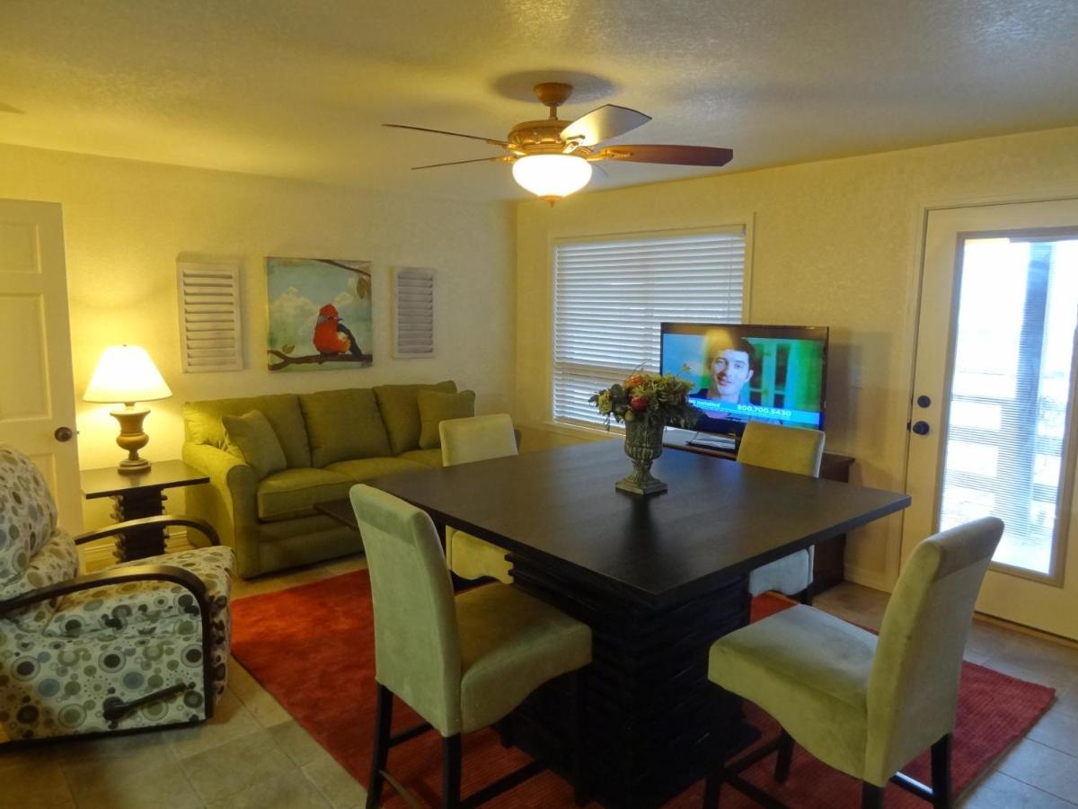 Poolside King Cabana With Full Kitchen, King Bed, Sleeper Sofa And Pool Access, Hotel Room Mount Ida Eksteriør bilde